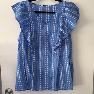 NWT Croft & Barrow Blue Floral Ruffle Sleeve Top